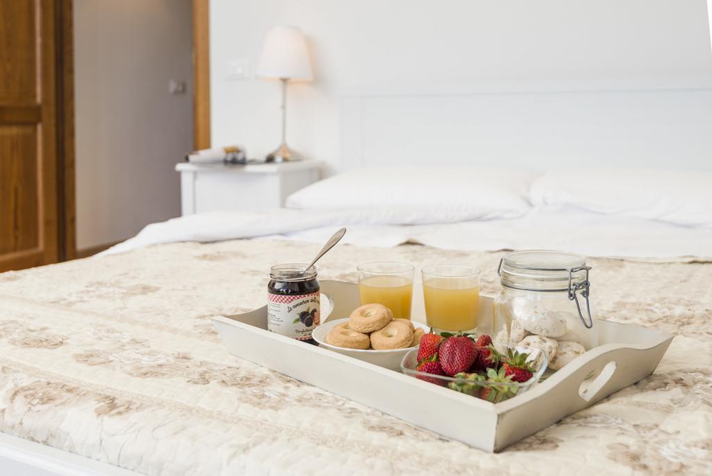 Agriturismo Terre Di Castiglione กาส์ตีจลิโอเน เดลลา เปสกายา ภายนอก รูปภาพ